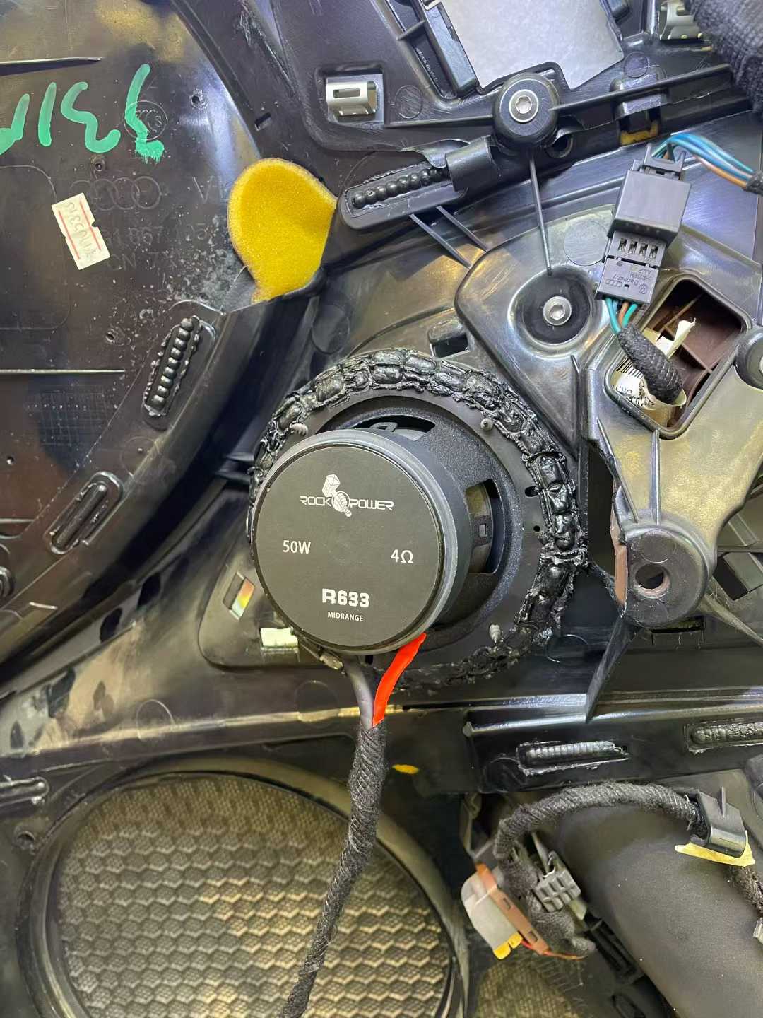 奥迪A6L原车音响怎么升级?保定车主换三分频加十路DSP的经验分享 奥迪A6L原车音响怎么升级?保定车主换三分频加十路DSP的经验分享