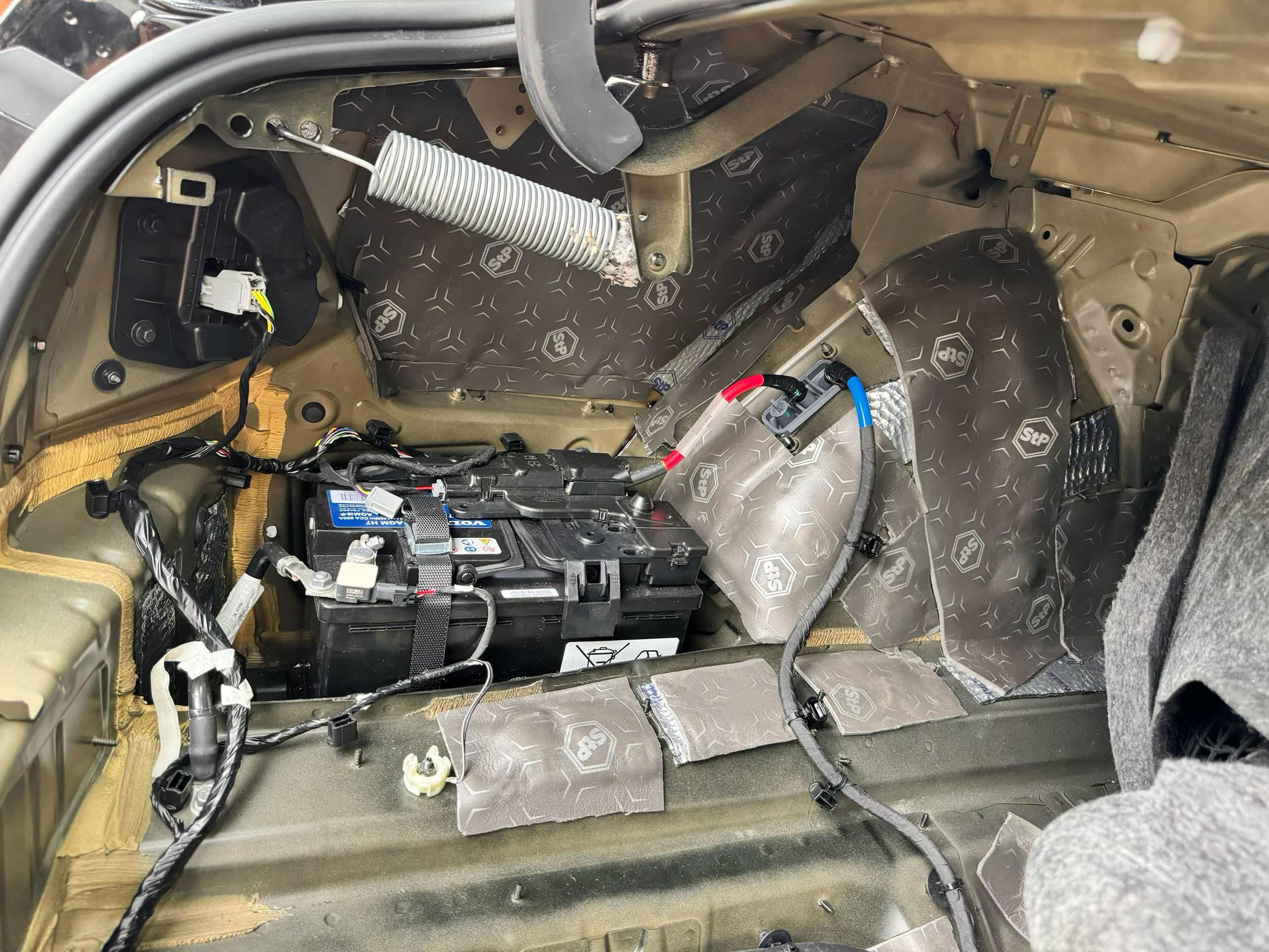 保定莲池区沃尔沃S90隔音升级，分部位降噪工艺怎么选